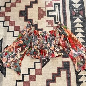 Hutch floral off the shoulder bell sleeve top NWOT sz SP